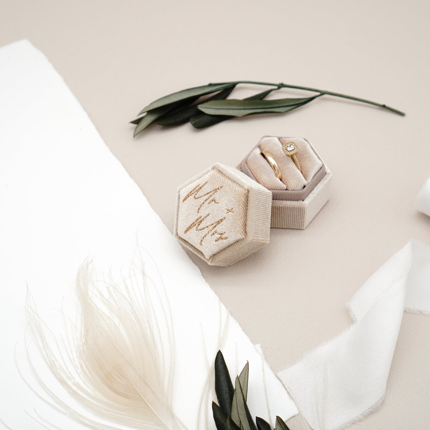 Ringbox "Mr & Mrs" in 4 Farben