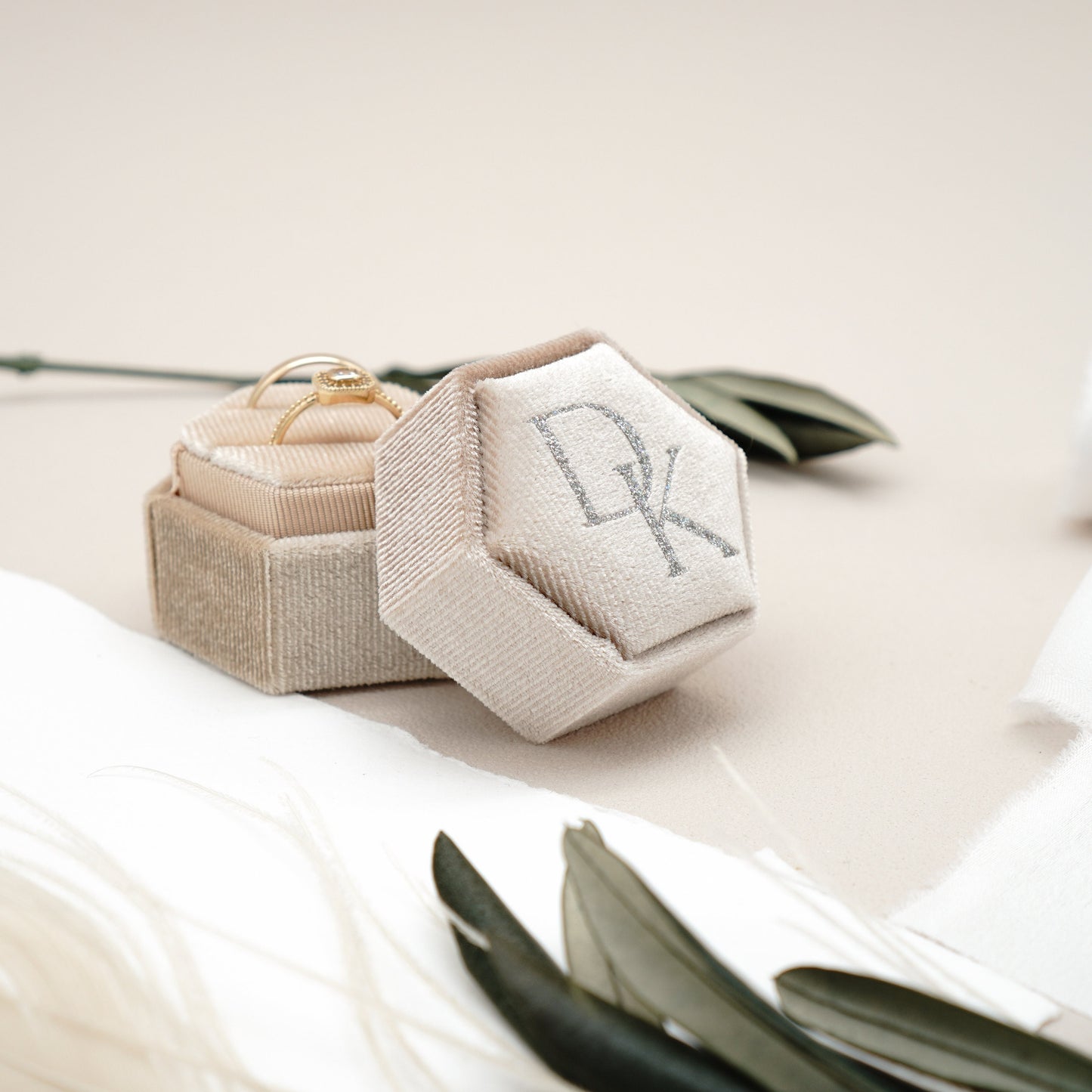 Ringbox mit Monogram in 4 Farben