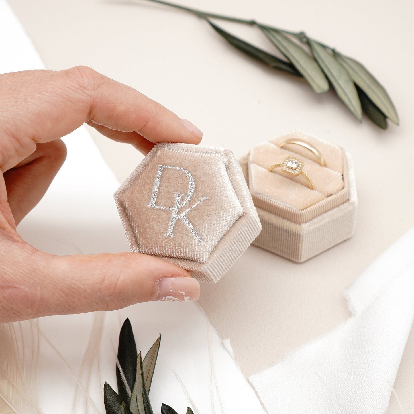 Ringbox mit Monogram in 4 Farben