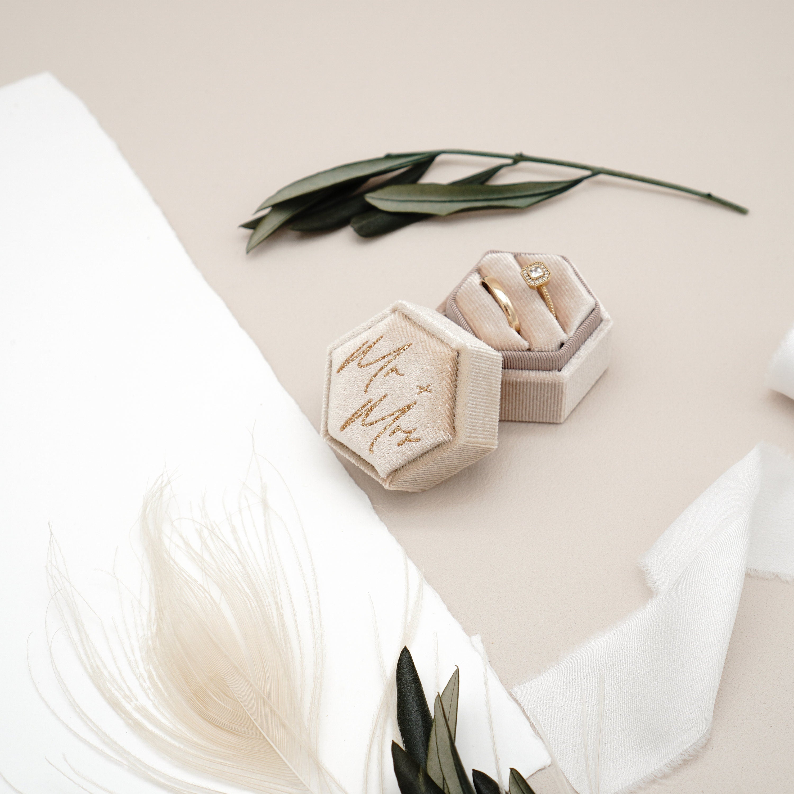 Ringbox "Mr & Mrs" in 4 Farben