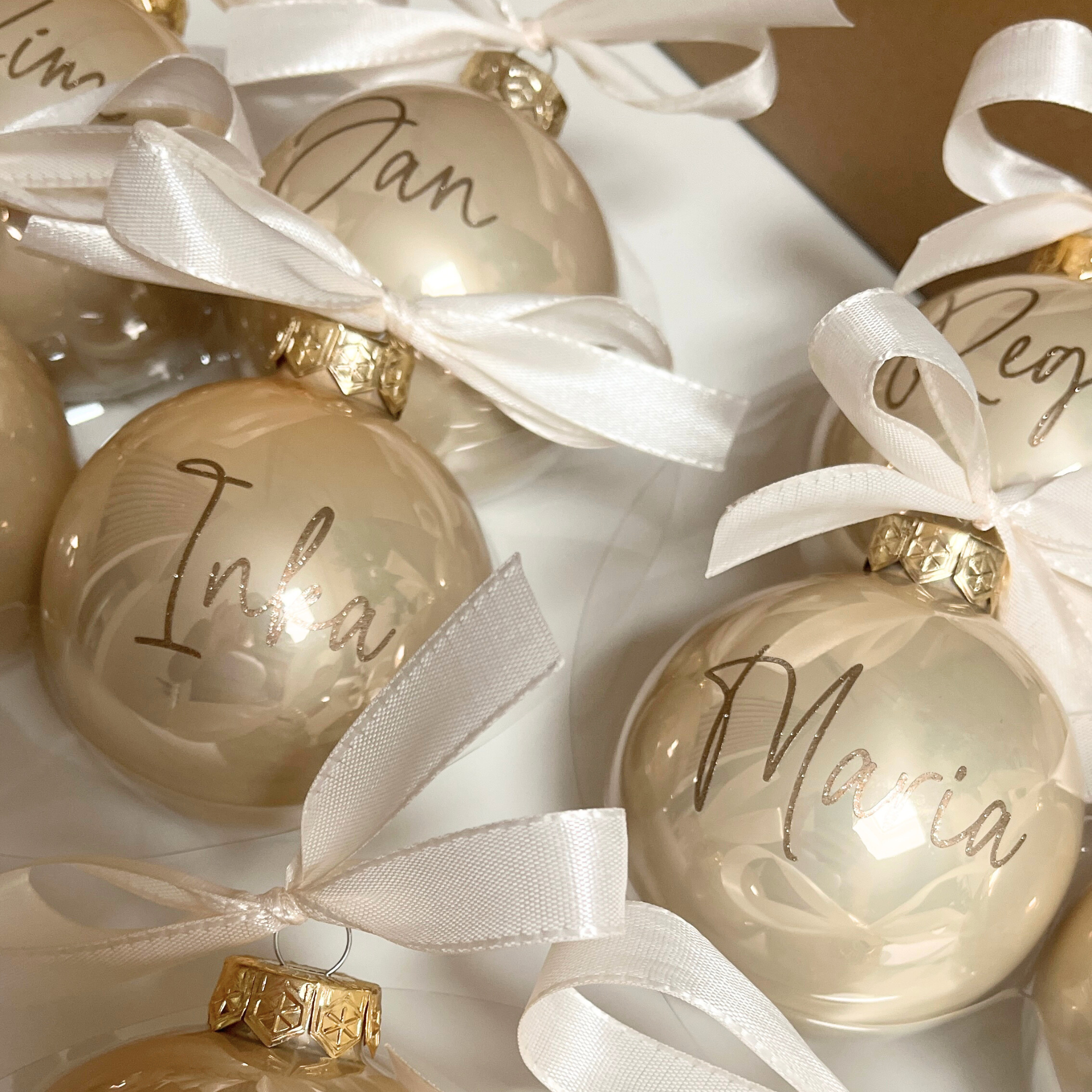 Personalisierte Weihnachtskugeln aus Echtglas