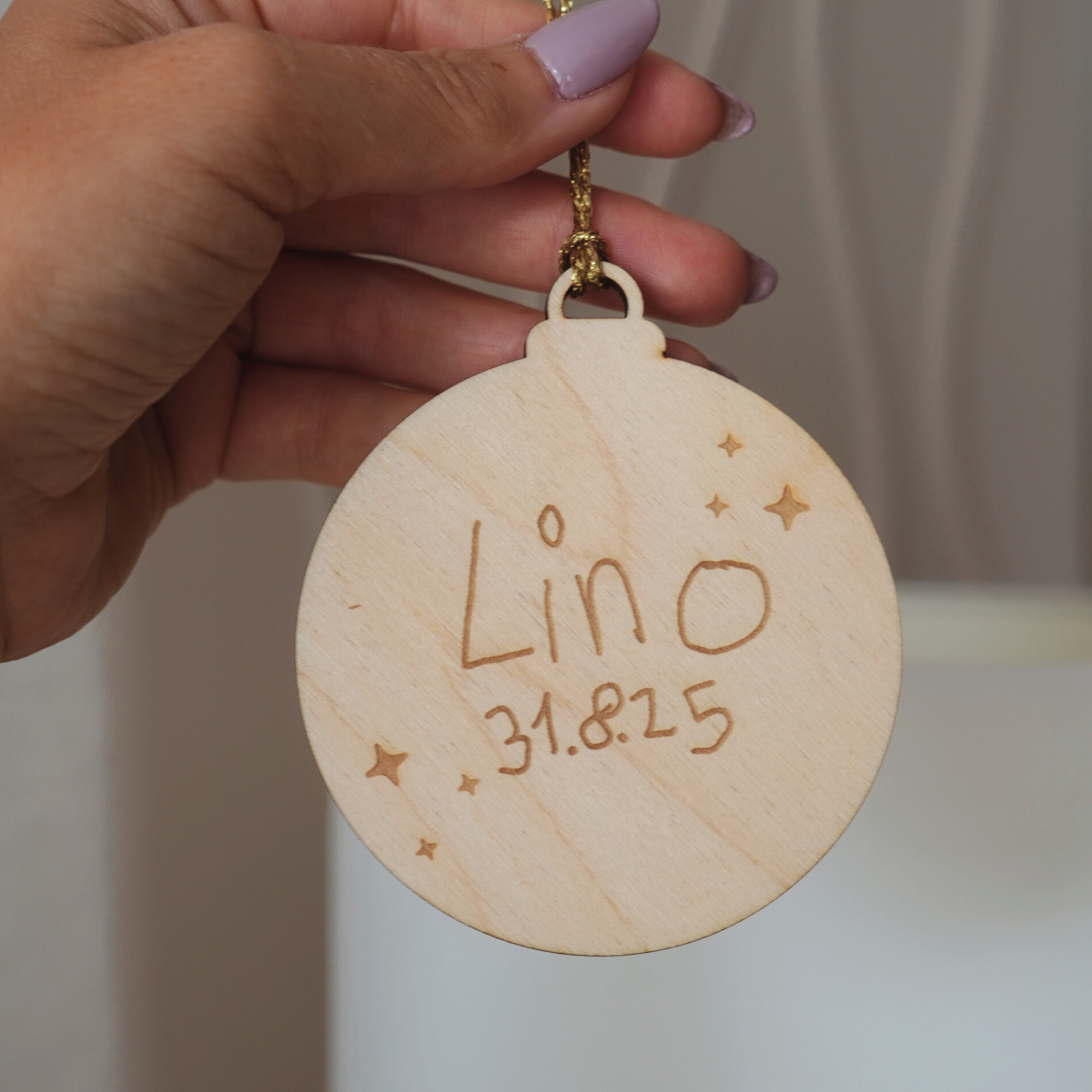 Personalisierter Weihnachtsanhänger mit Kinderzeichnung