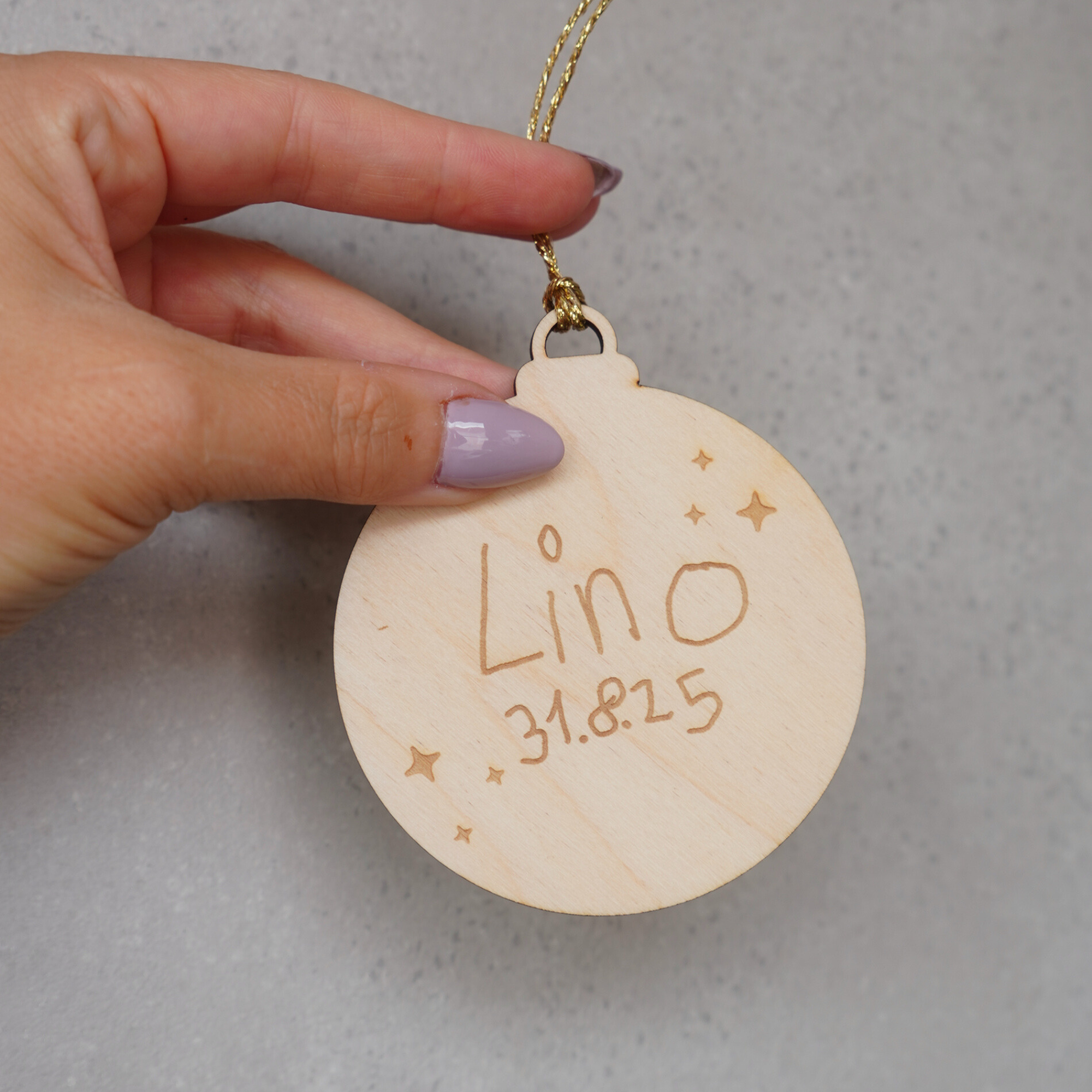 Personalisierter Weihnachtsanhänger mit Kinderzeichnung