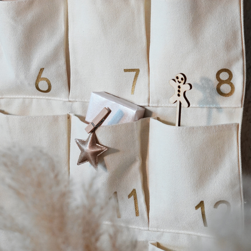 Stoff Adventskalender mit 24 Taschen