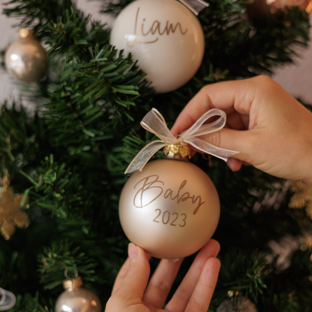 Personalisierte Weihnachtskugeln aus Echtglas