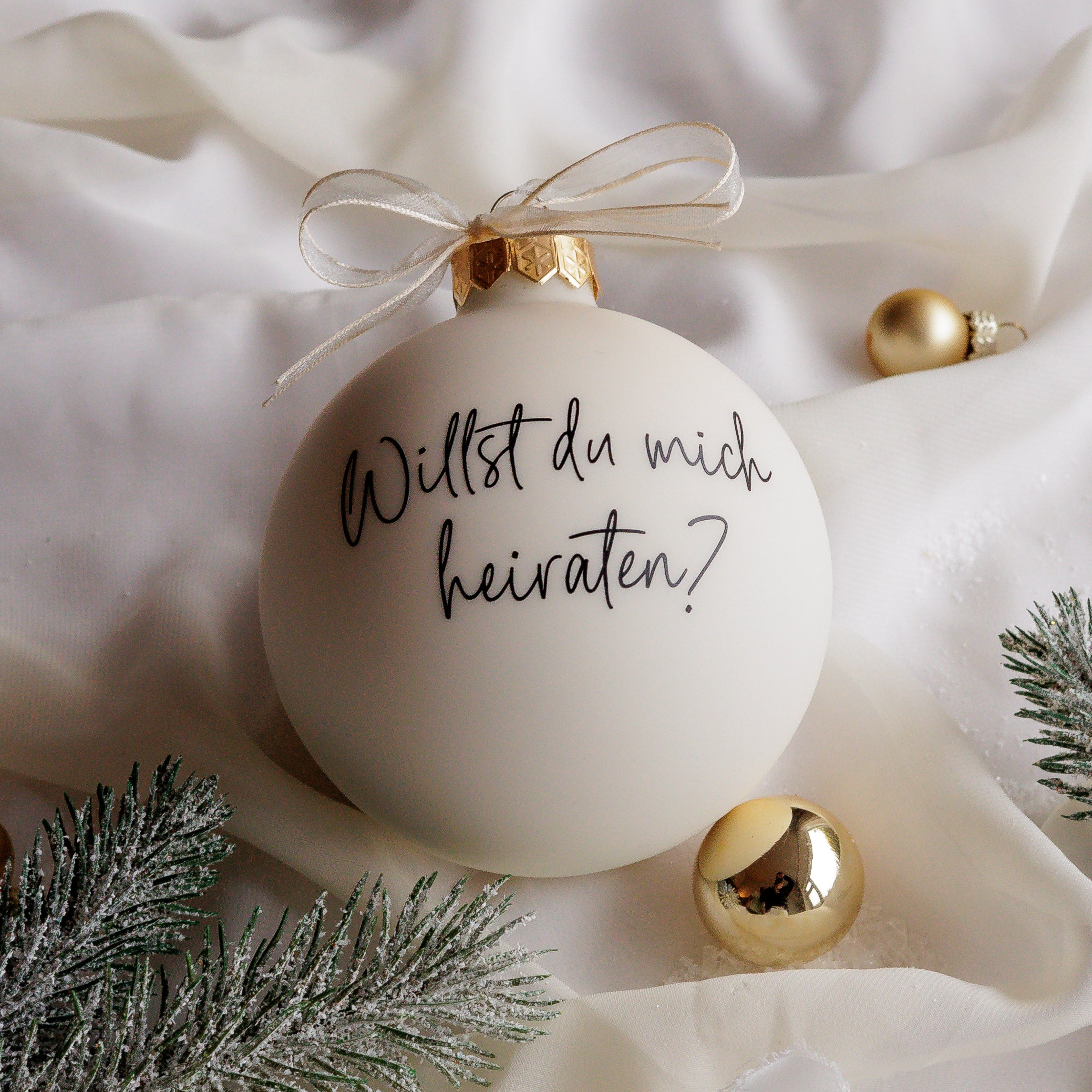 XXL Weihnachtskugel für Heiratsantrag