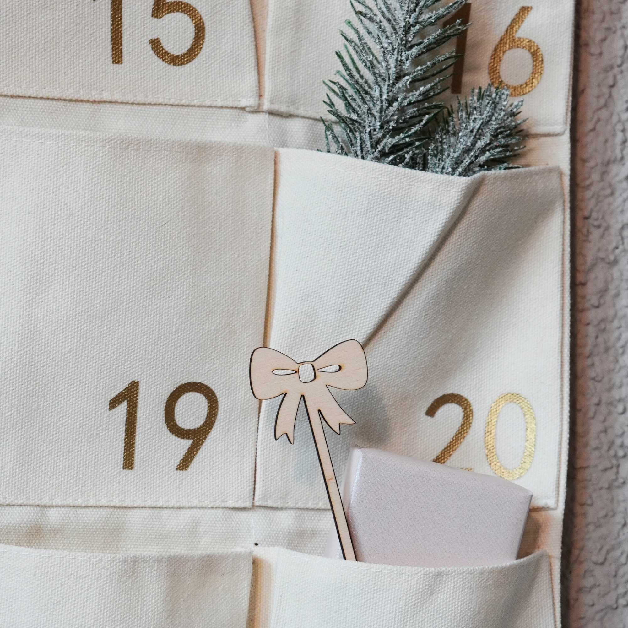 Stoff Adventskalender mit 24 Taschen