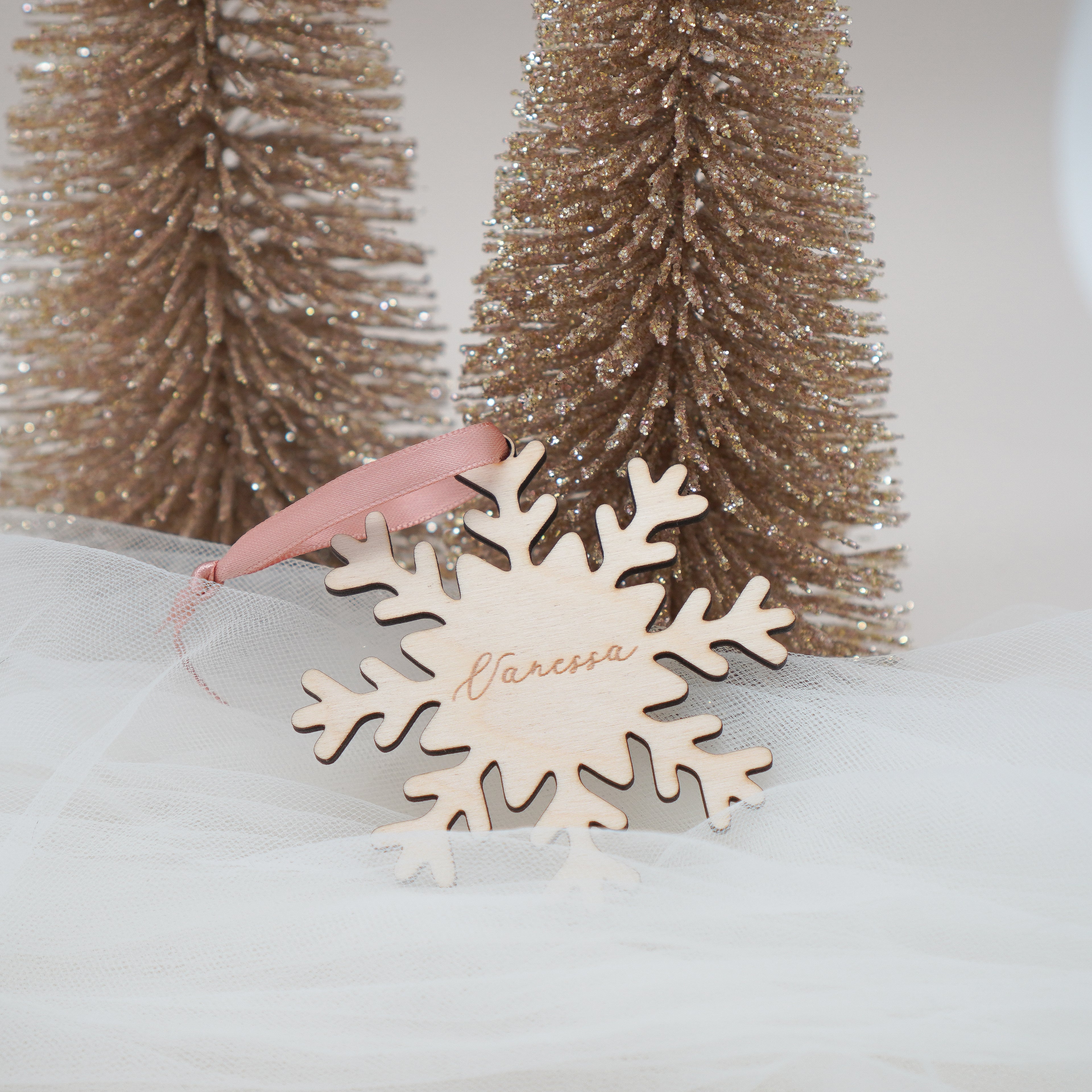 Personalisierte Schneeflocke aus Holz