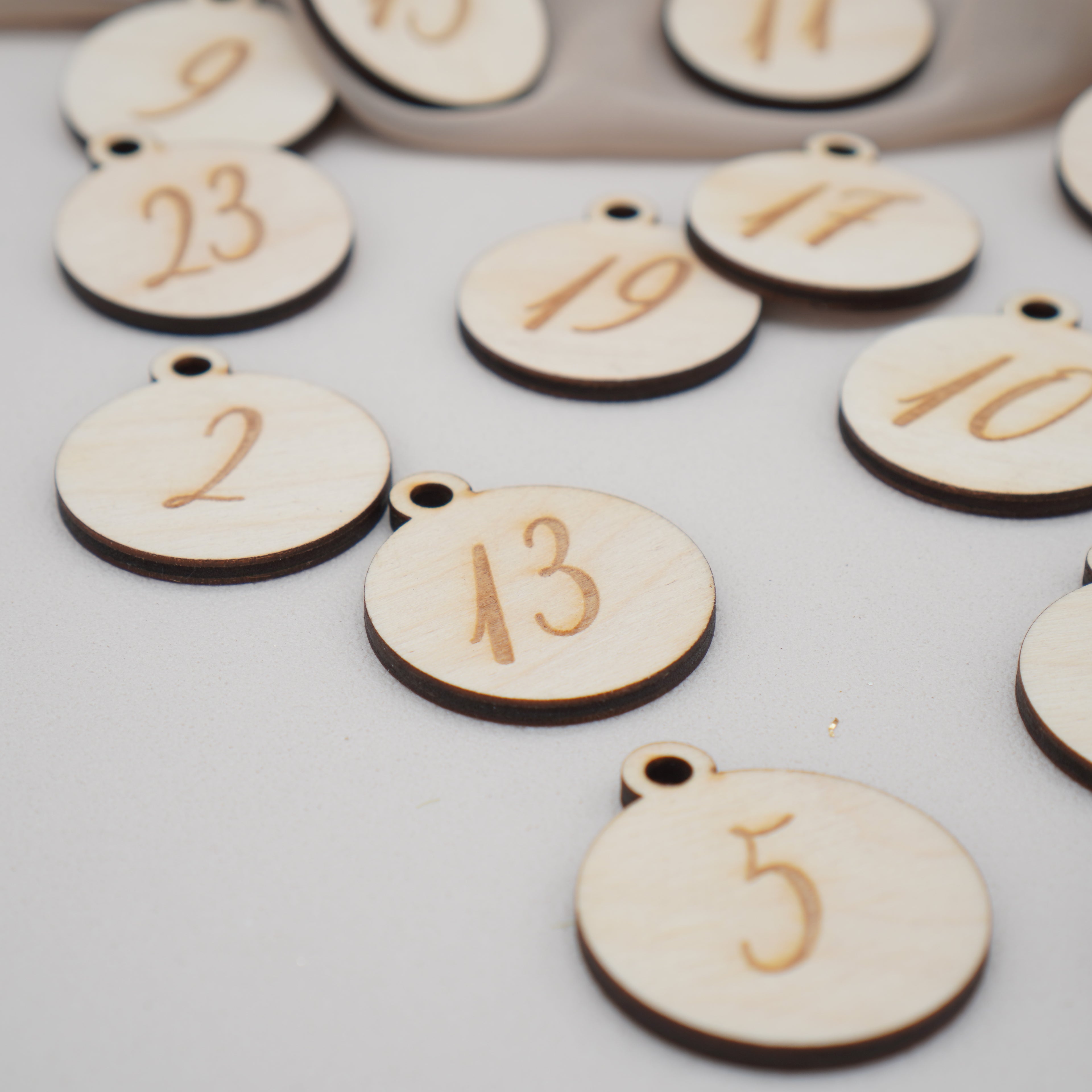 Adventskalender Zahlen "Rund" aus Holz