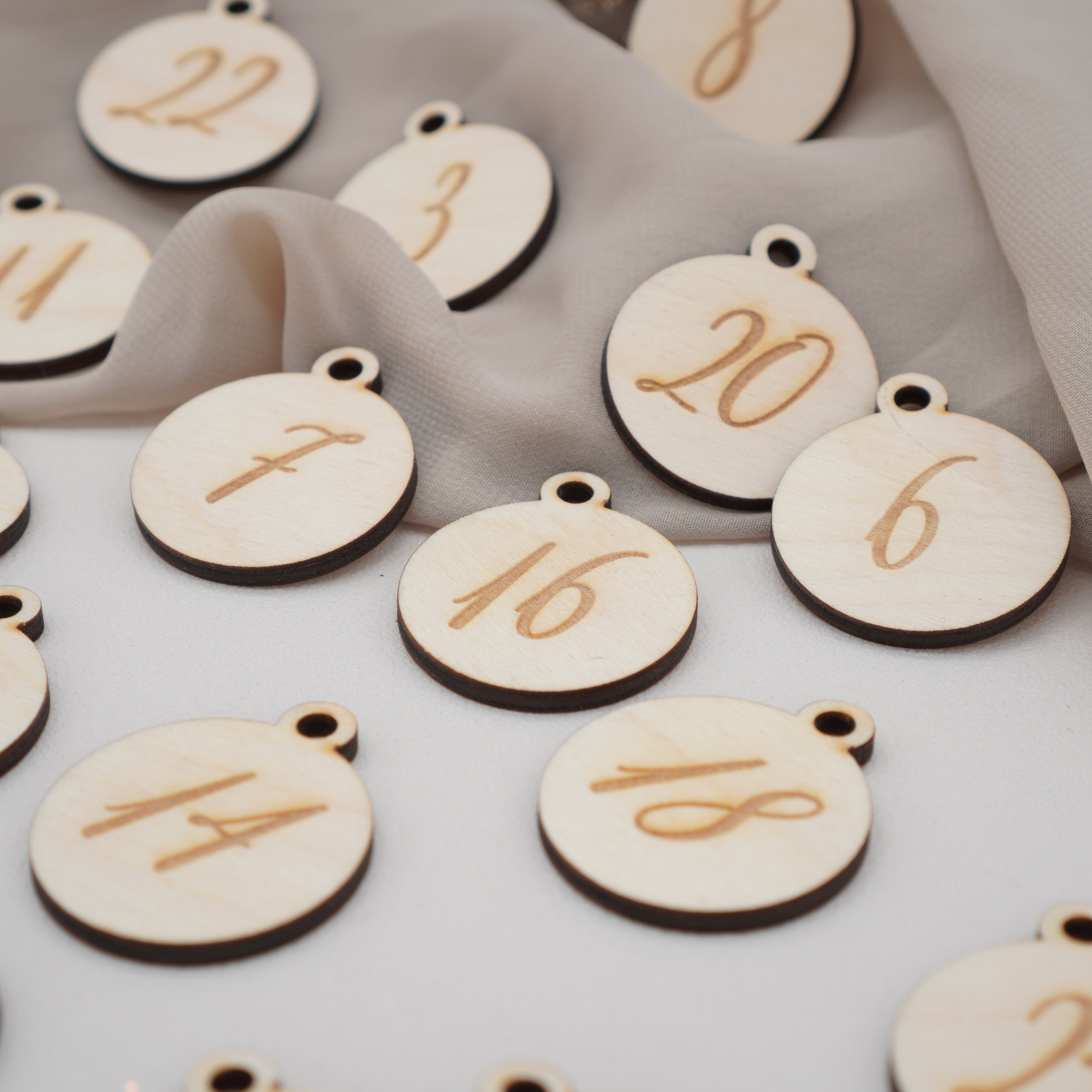 Adventskalender Zahlen "Rund" aus Holz