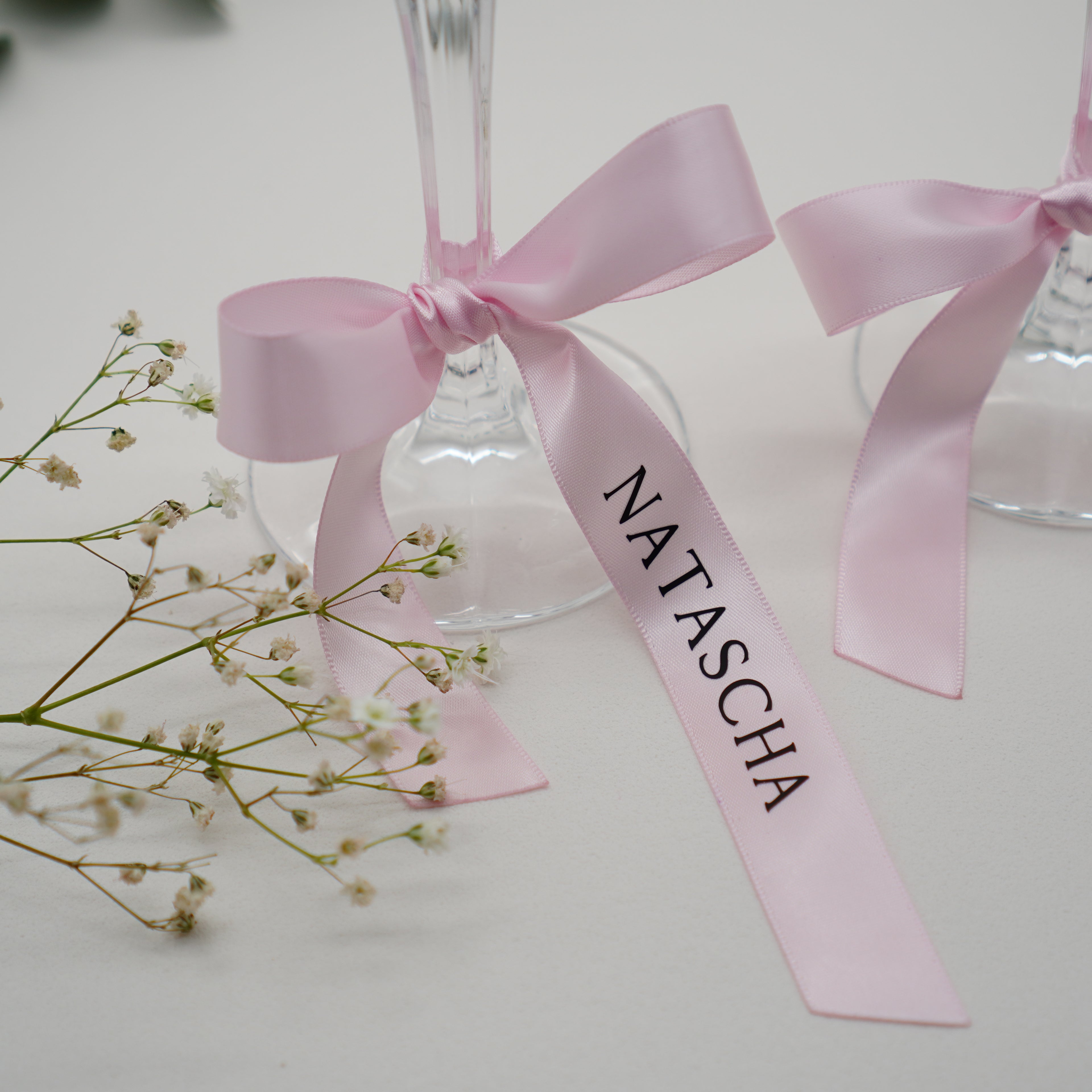 Personalisierte Satinbänder in Blush
