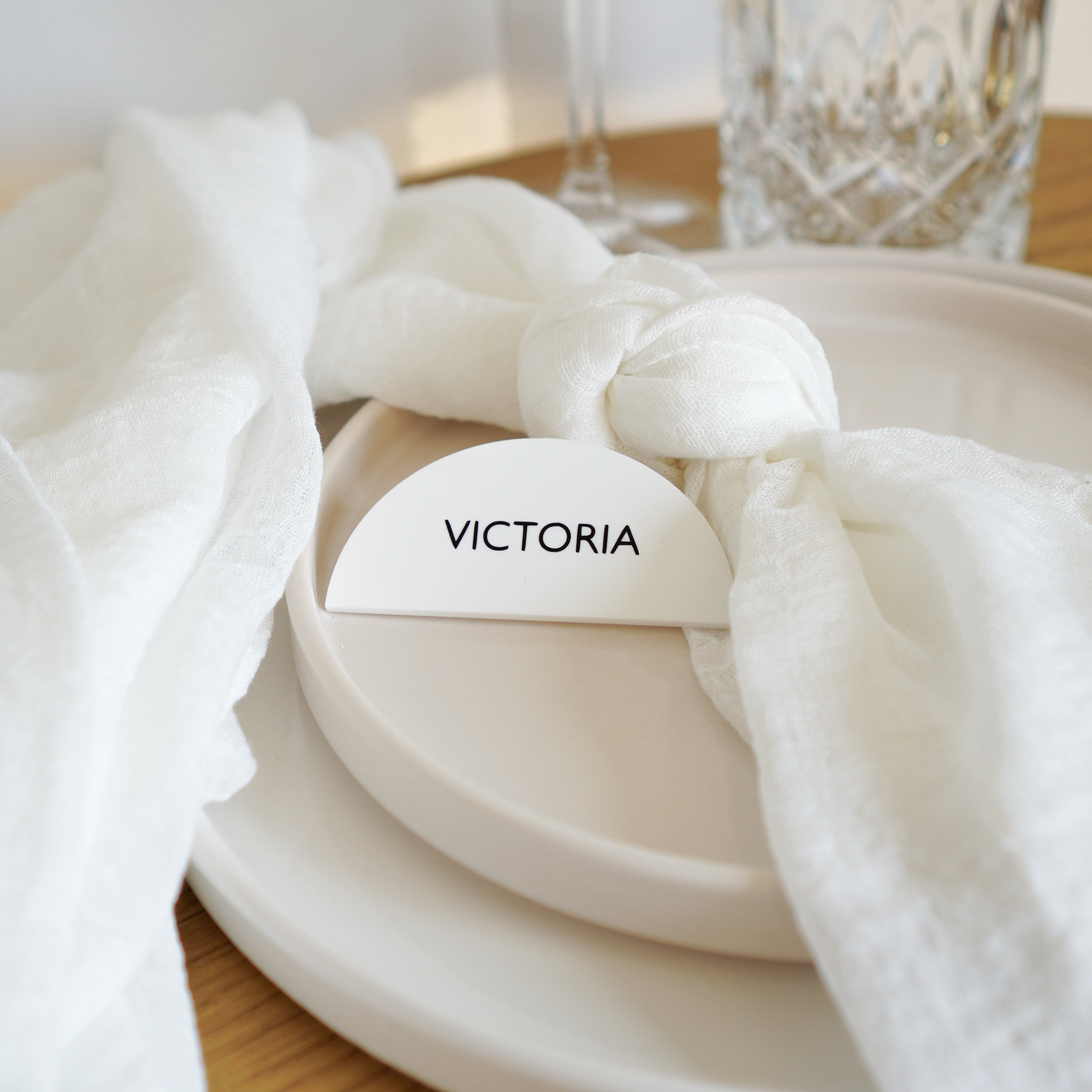 Halbmond Platzkarten in Weiß