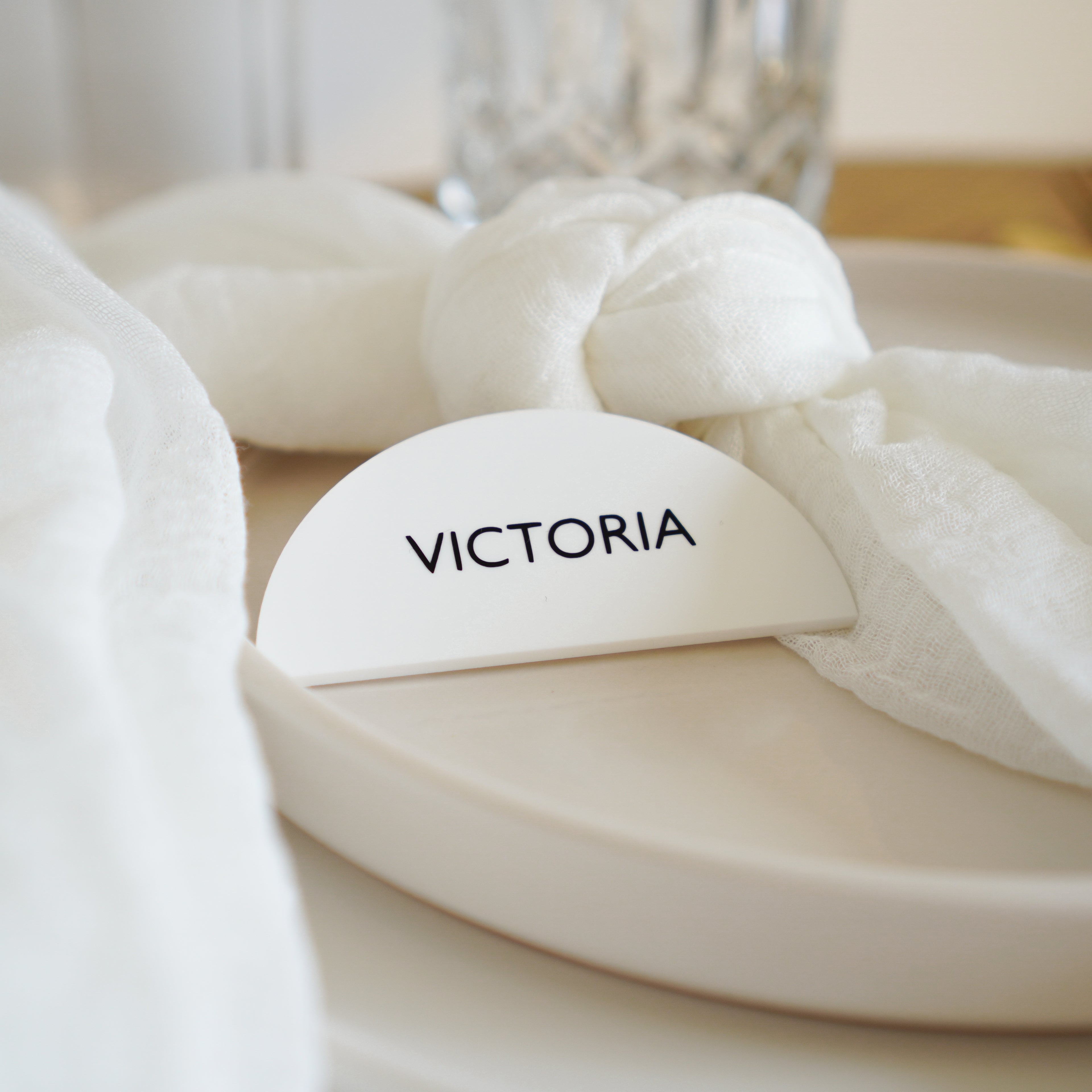 Halbmond Platzkarten in Weiß