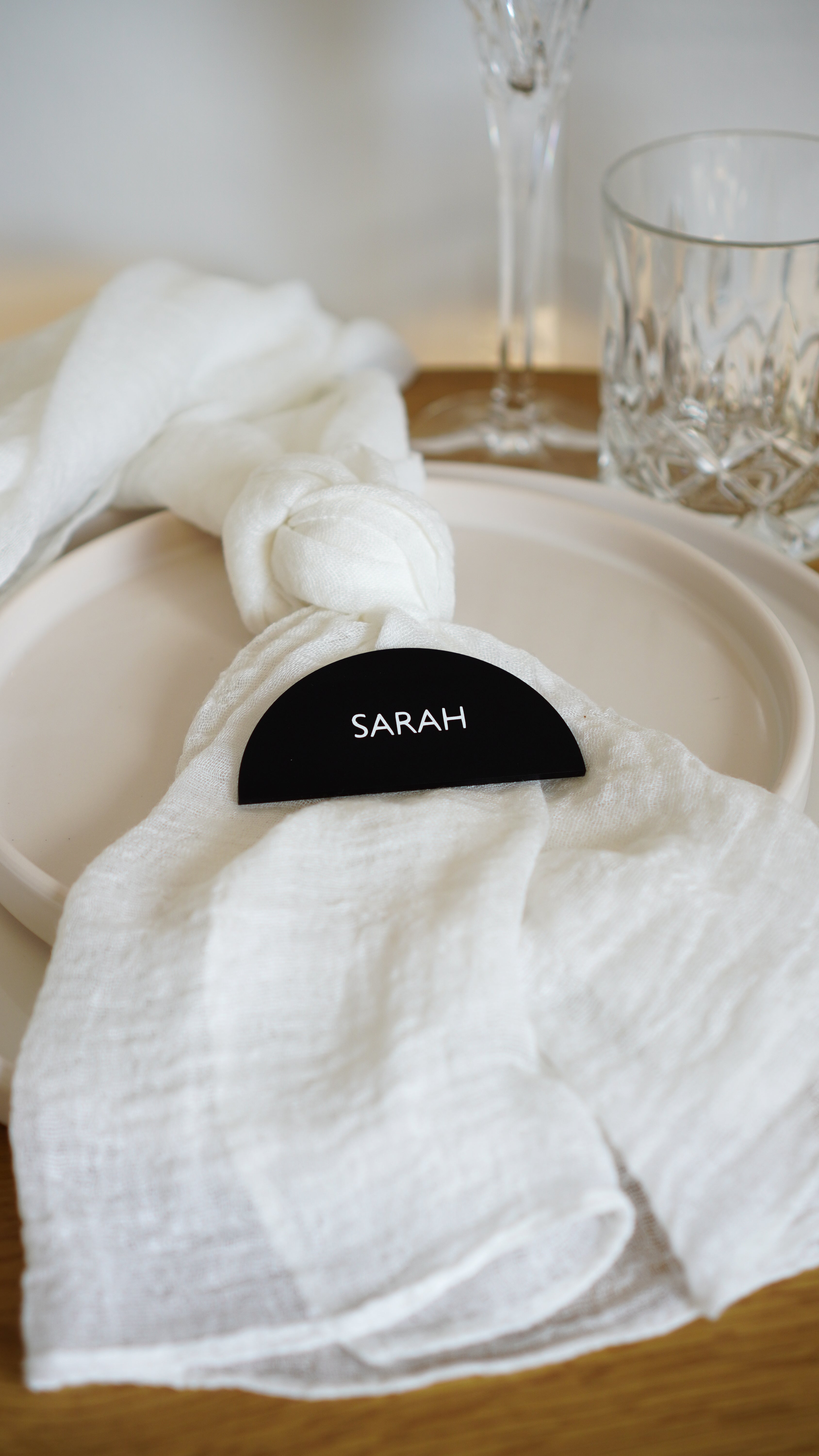 Halbmond Platzkarten in Schwarz