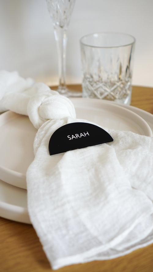 Halbmond Platzkarten in Schwarz