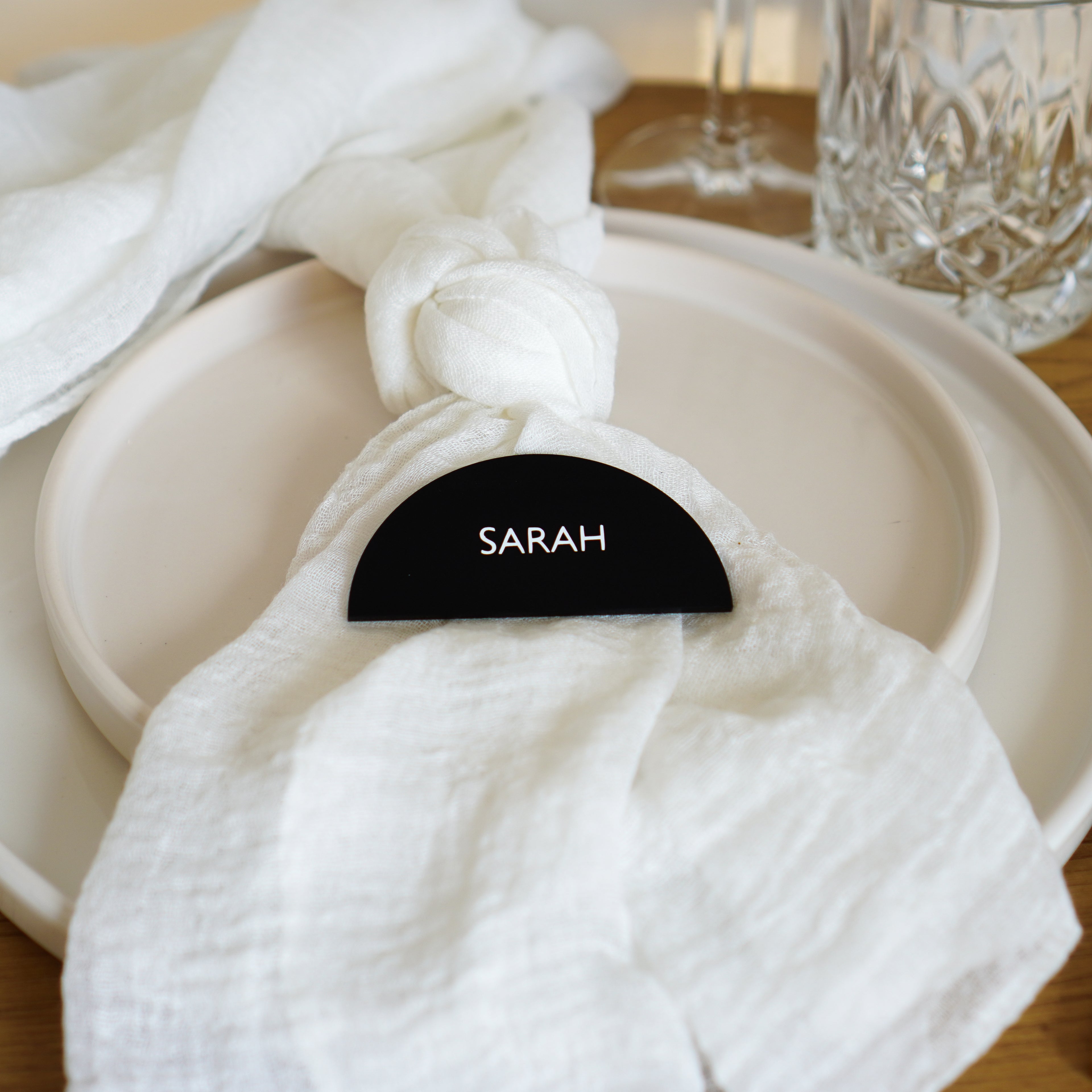 Halbmond Platzkarten in Schwarz