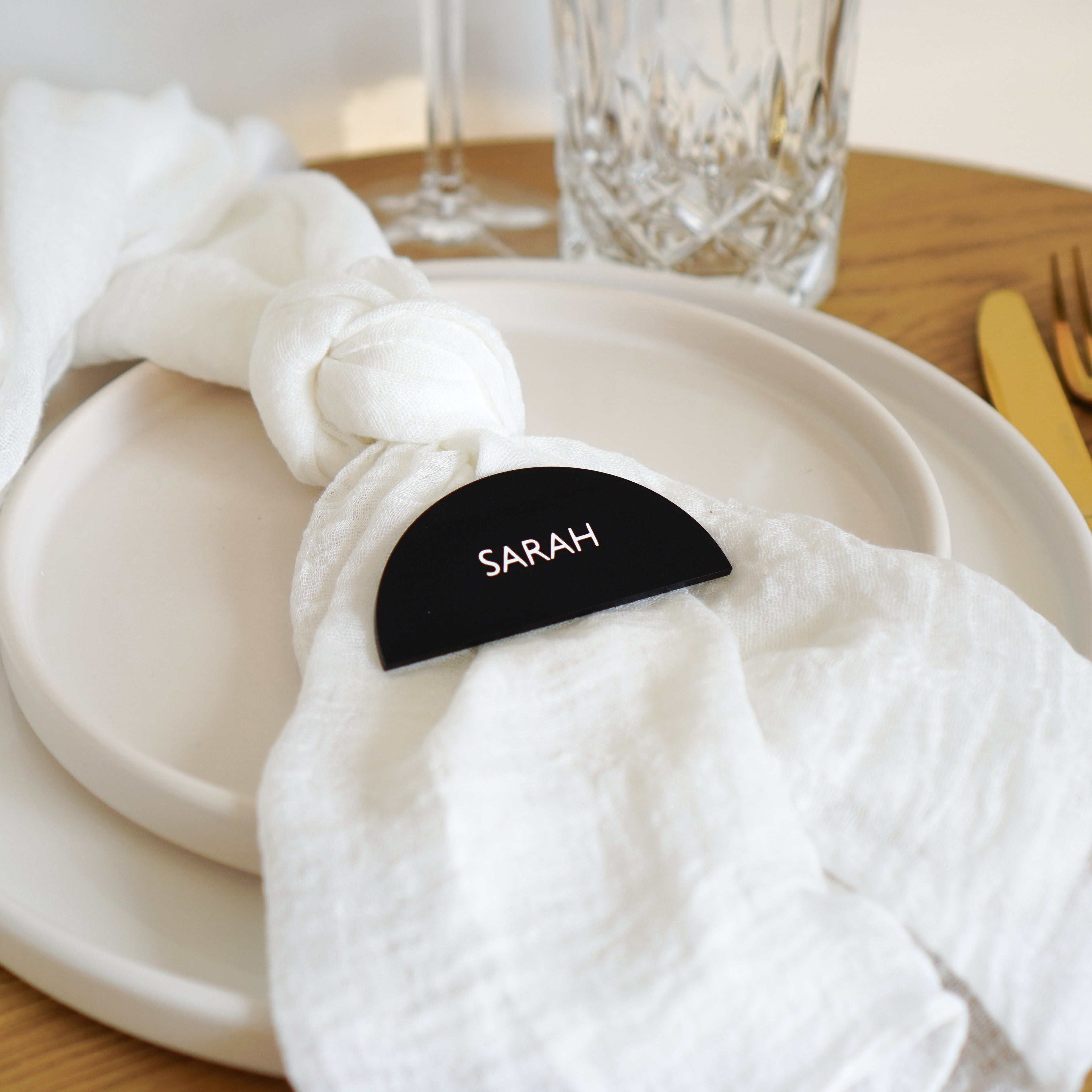 Halbmond Platzkarten in Schwarz