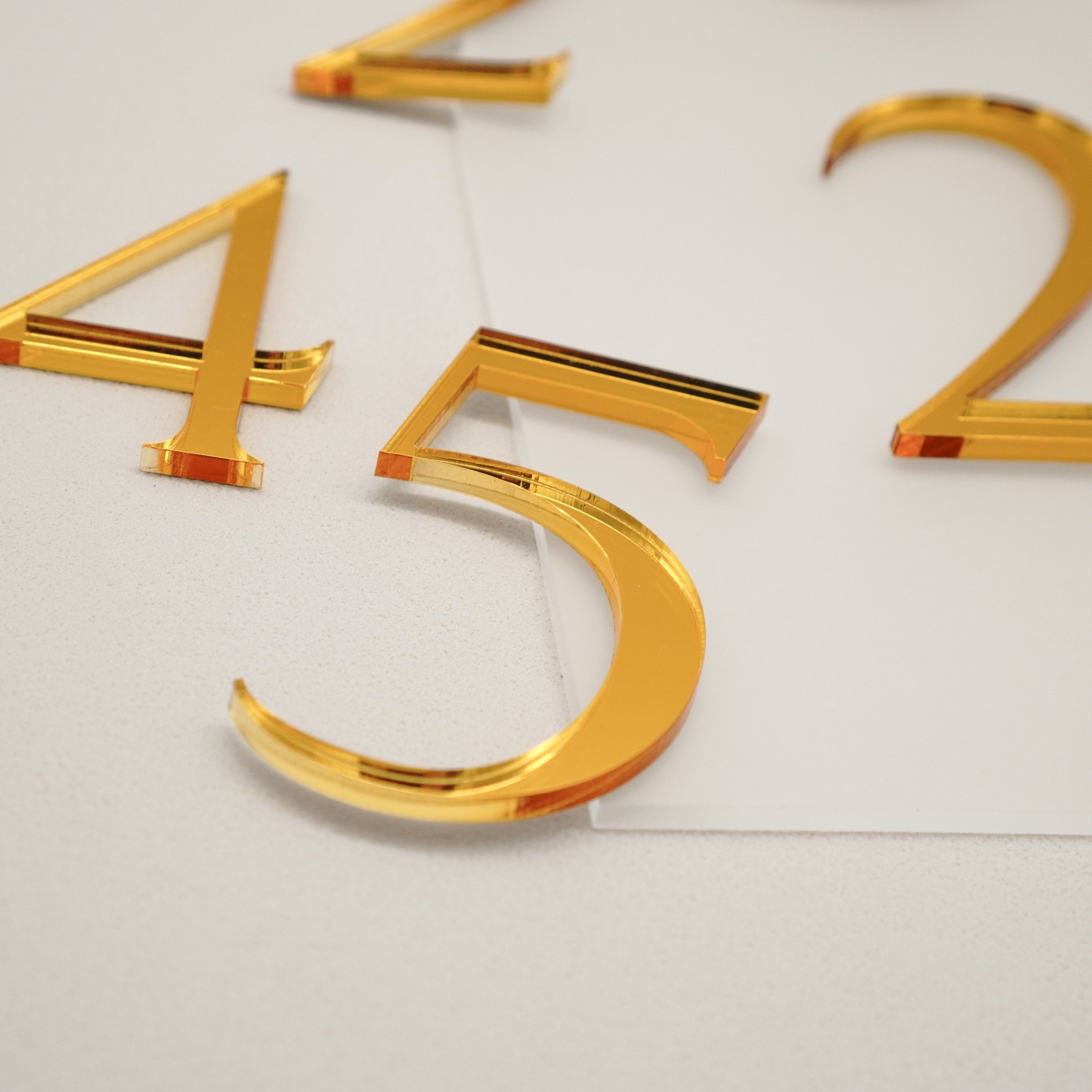 Selbstklebende 3D Tischnummer Zahlen - Gold
