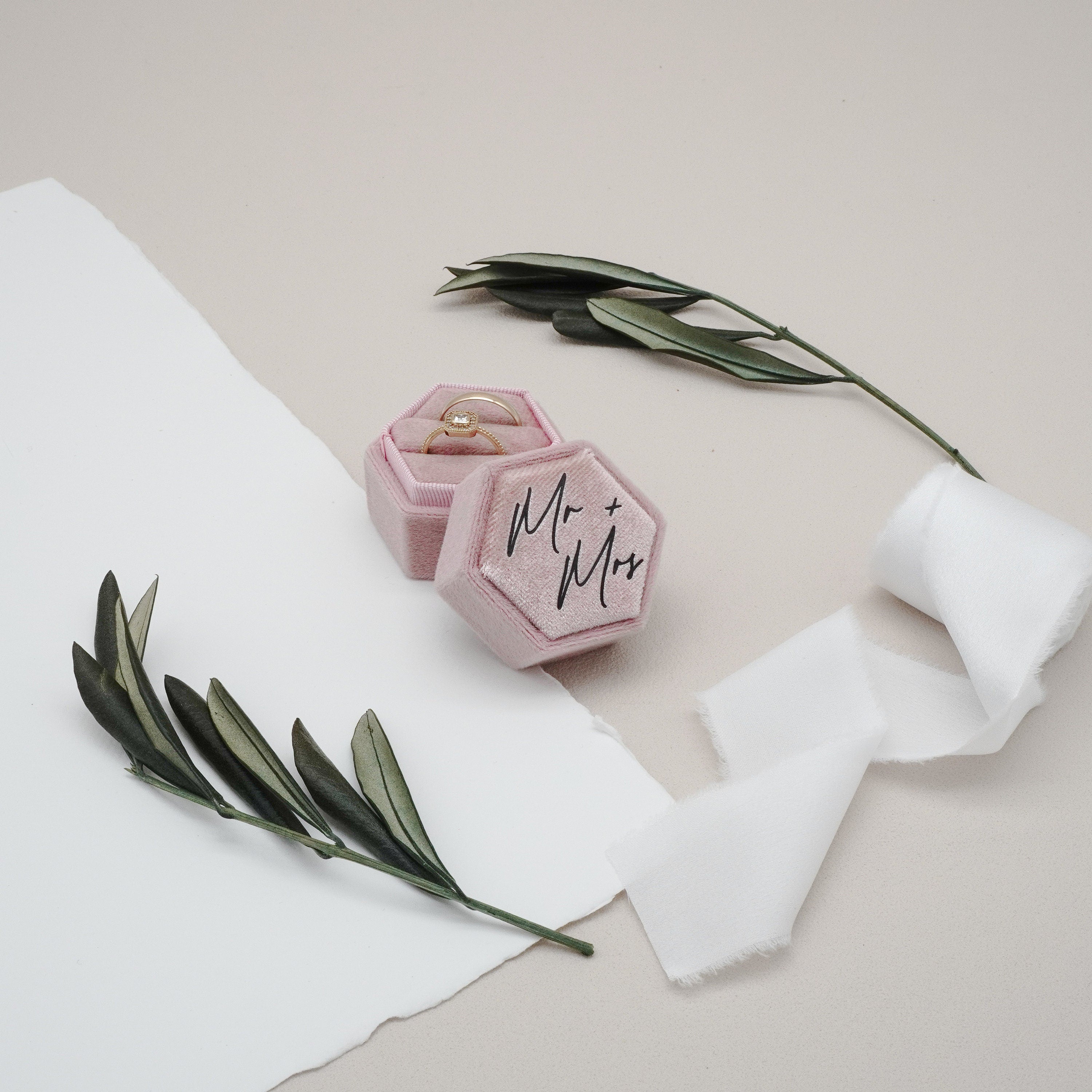 Ringbox "Mr & Mrs" in 4 Farben