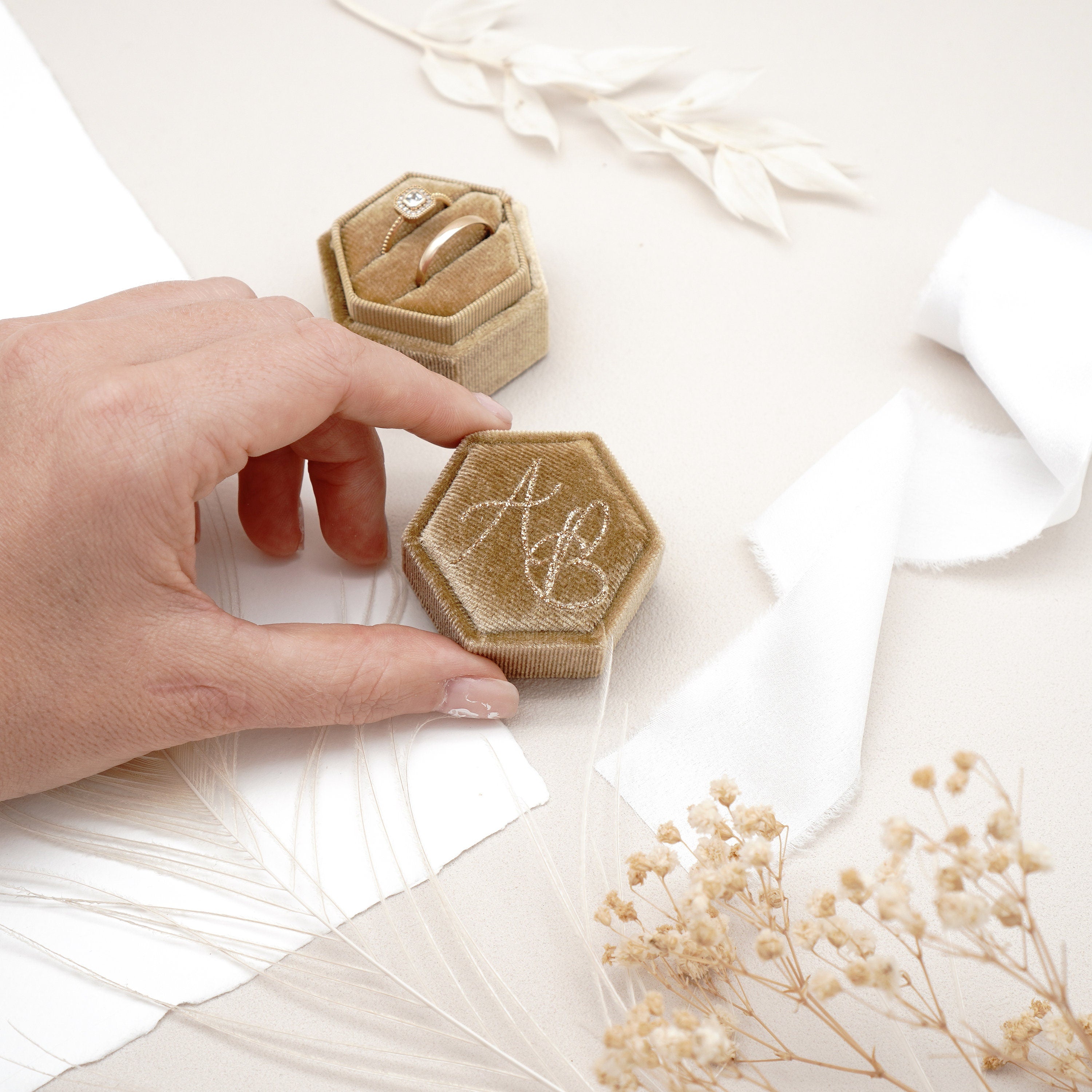 Ringbox mit Monogram in 4 Farben