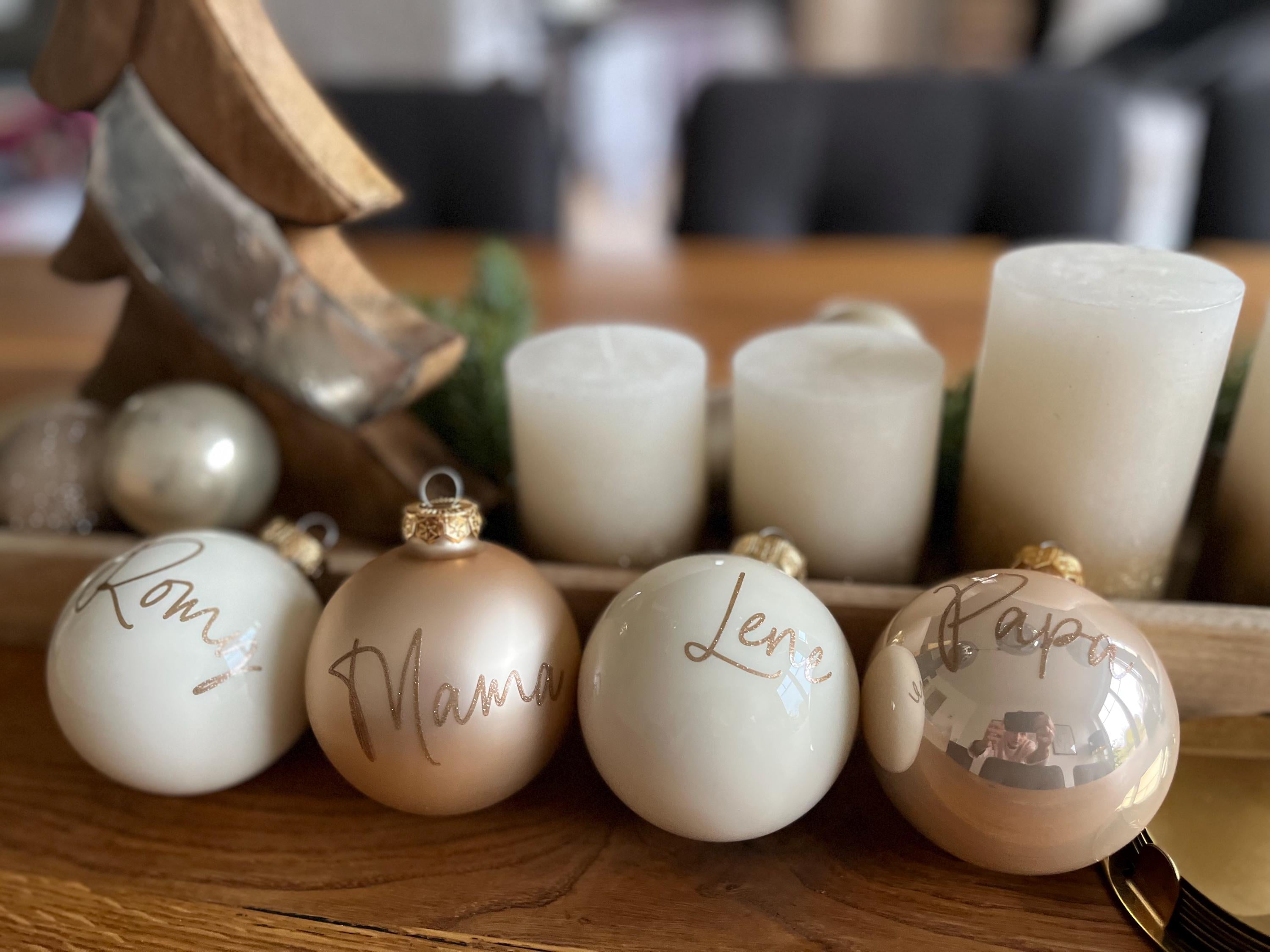 Personalisierte Weihnachtskugeln aus Echtglas