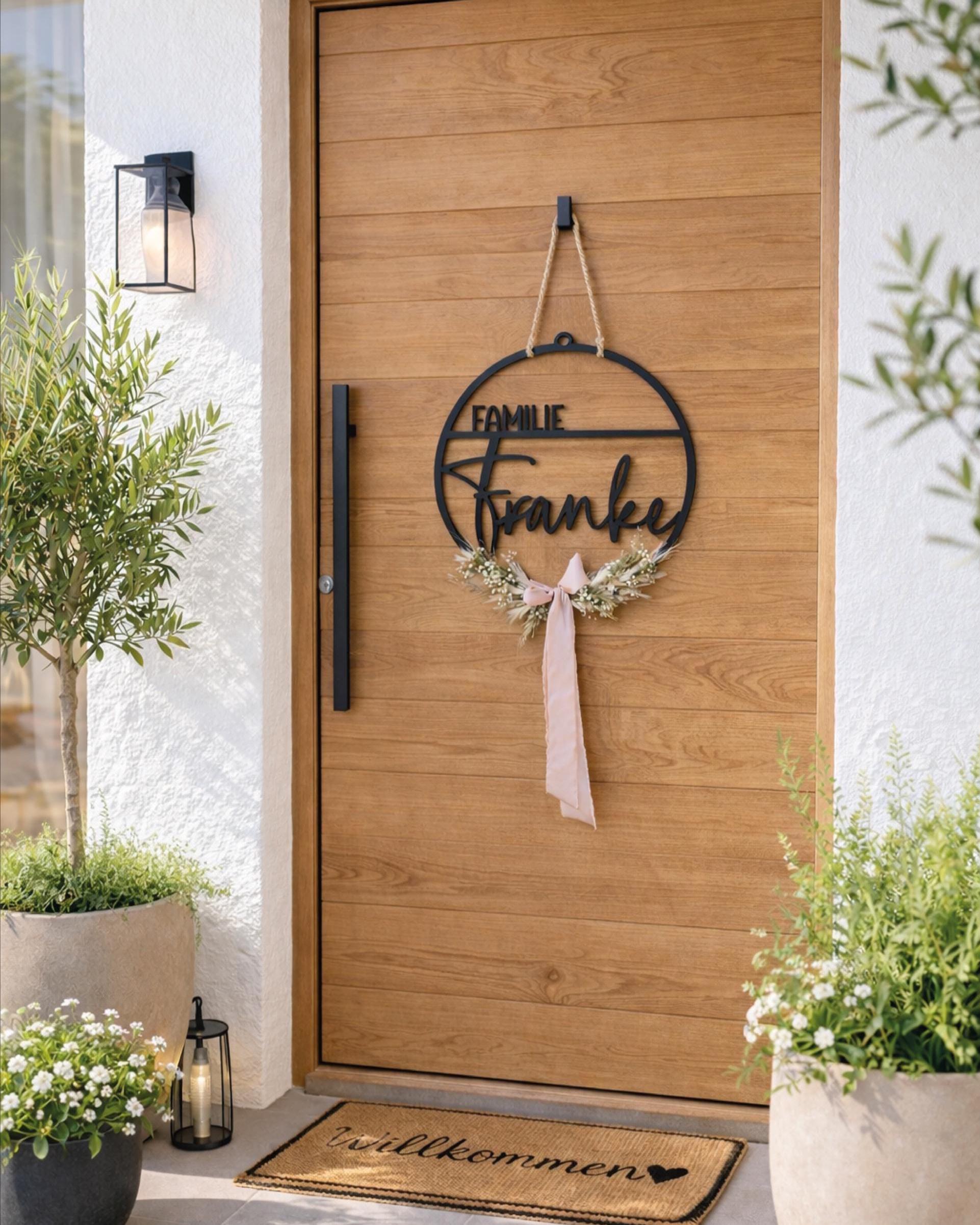 Personalisierter Namenskranz – Hochzeitsgeschenk für Brautpaar – Türkranz mit Familienname und Trockenblumen - Geschenk zum Einzug
